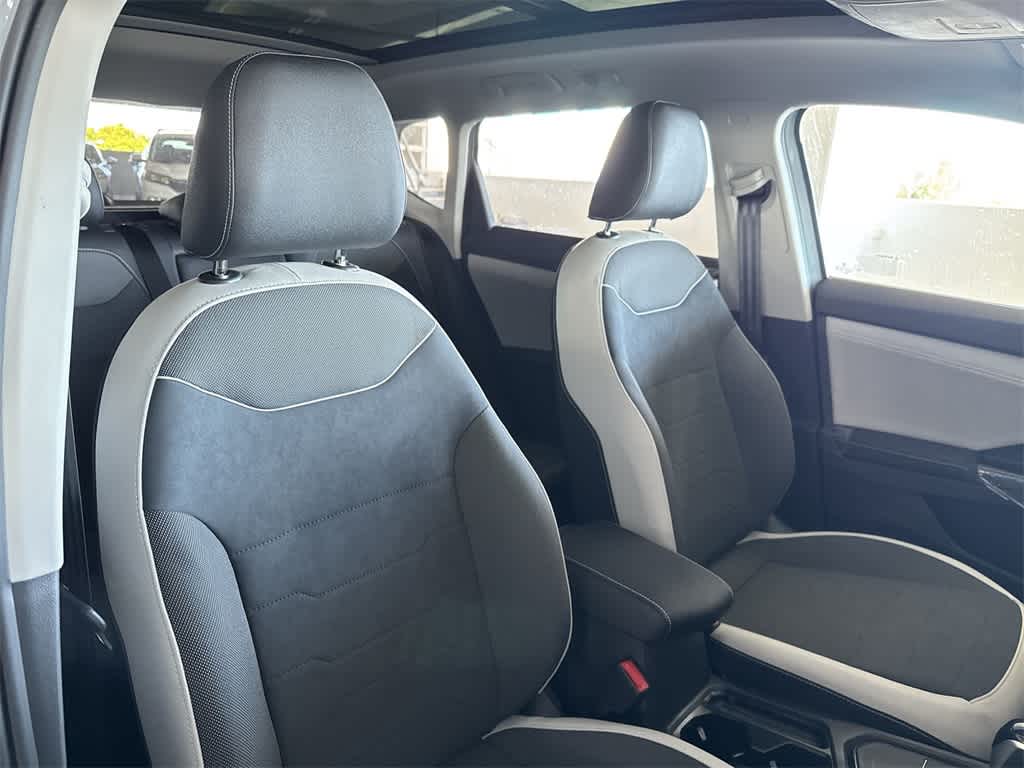 2026 Volkswagen Taos SE