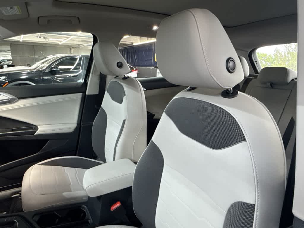 2026 Volkswagen Taos SE