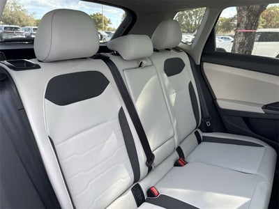 2026 Volkswagen Taos SE