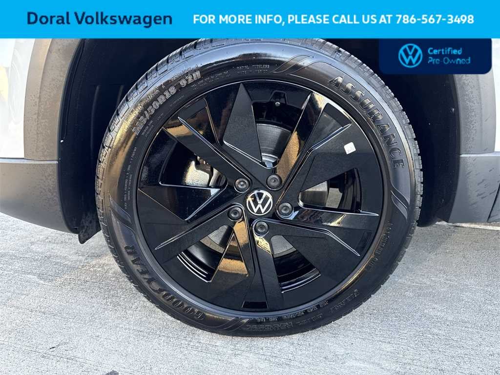 2025 Volkswagen Taos SE