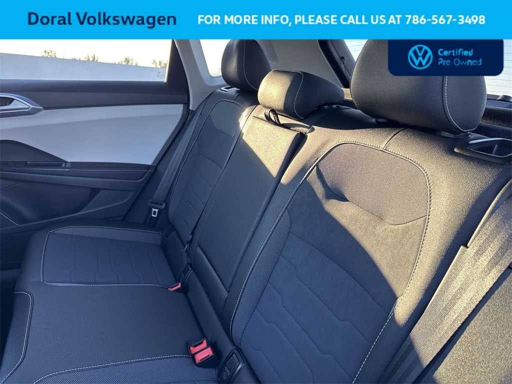 2025 Volkswagen Taos SE