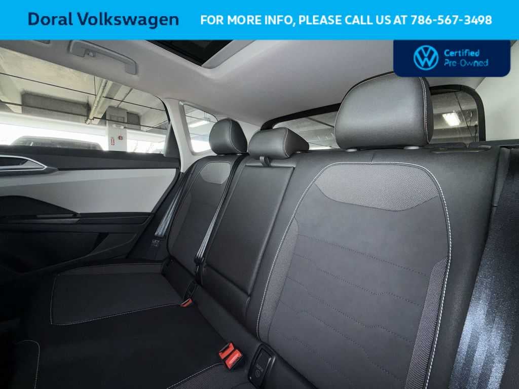 2025 Volkswagen Taos SE