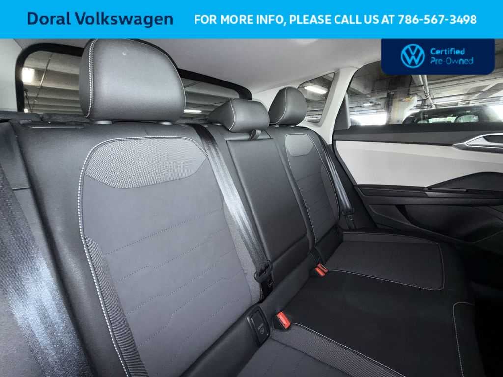 2025 Volkswagen Taos SE