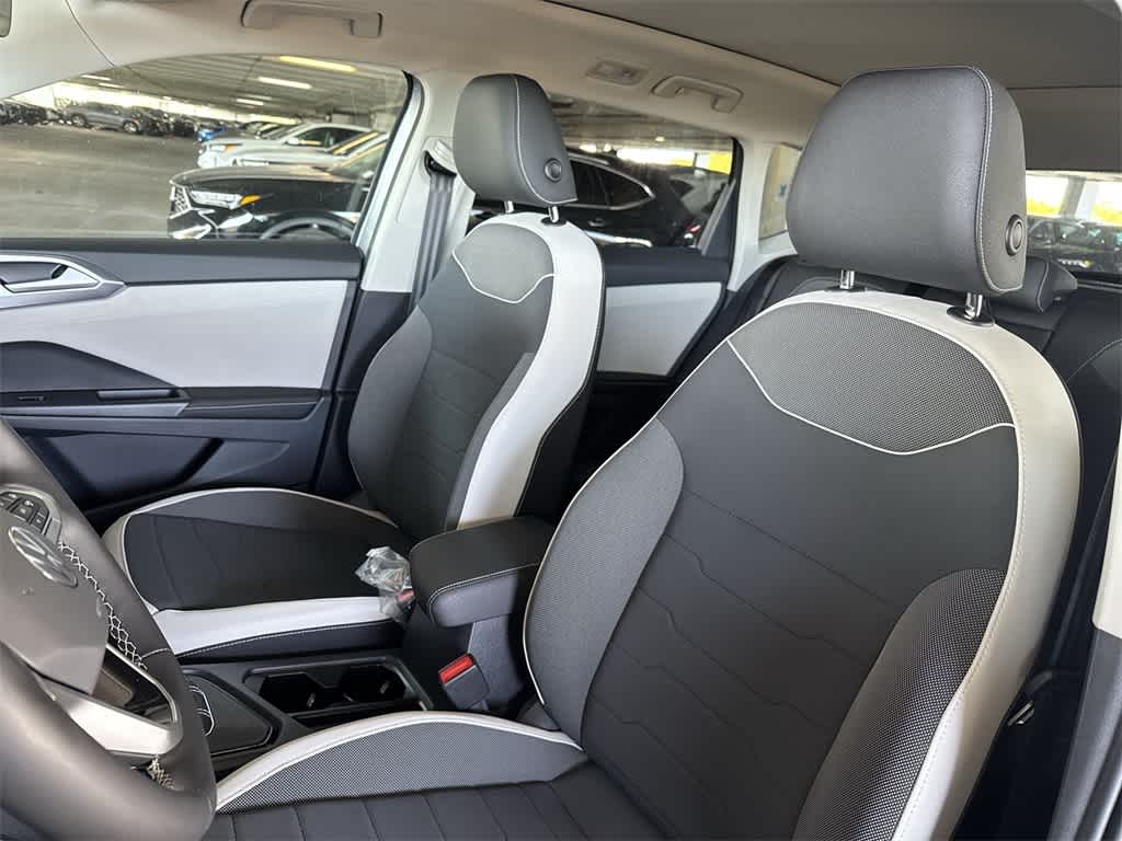 2026 Volkswagen Taos SE