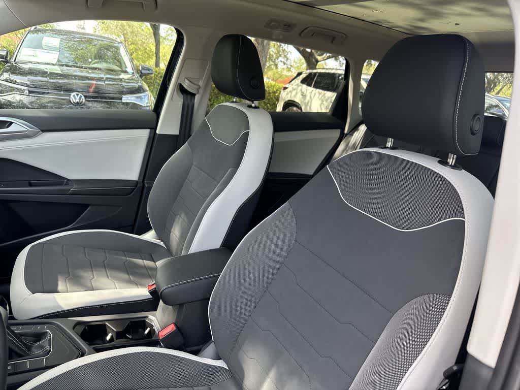 2026 Volkswagen Taos SE