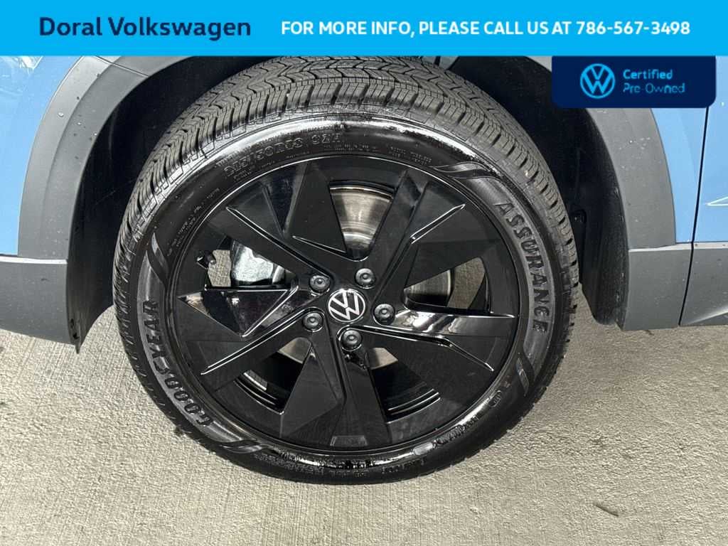 2025 Volkswagen Taos SE