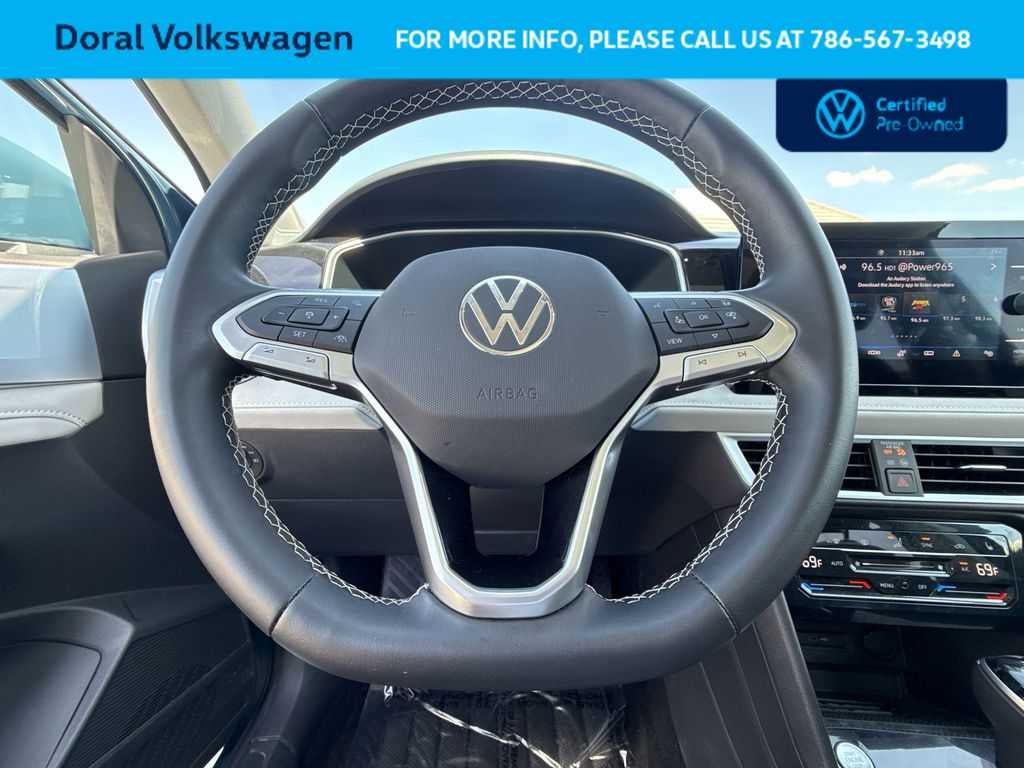 2025 Volkswagen Taos SE