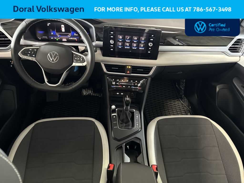 2025 Volkswagen Taos SE