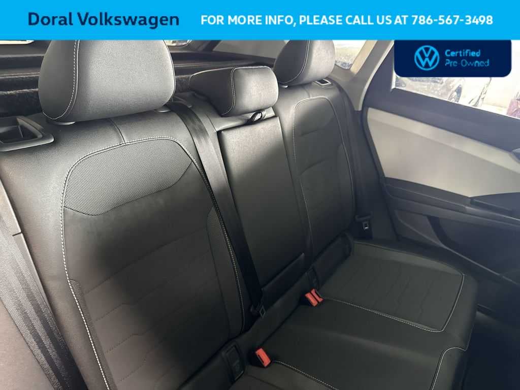 2025 Volkswagen Taos SE