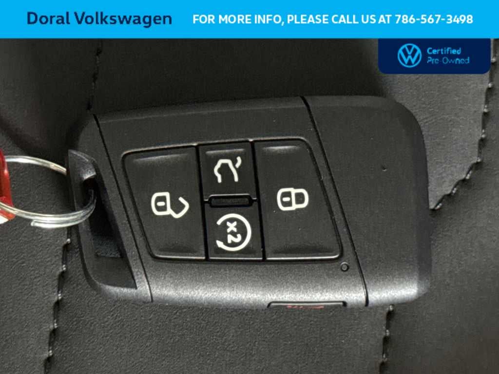 2025 Volkswagen Taos SE