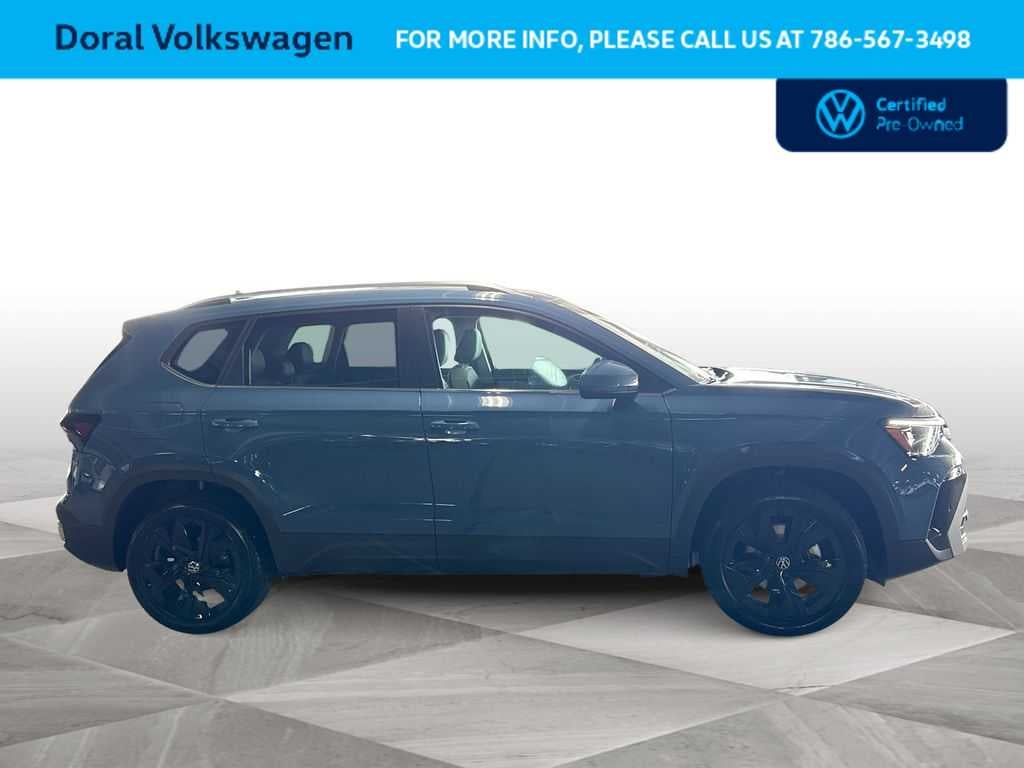 2025 Volkswagen Taos SE