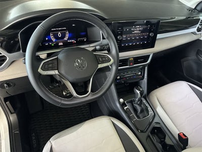 2025 Volkswagen Taos SE