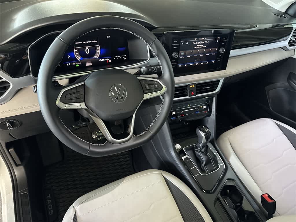 2025 Volkswagen Taos SE