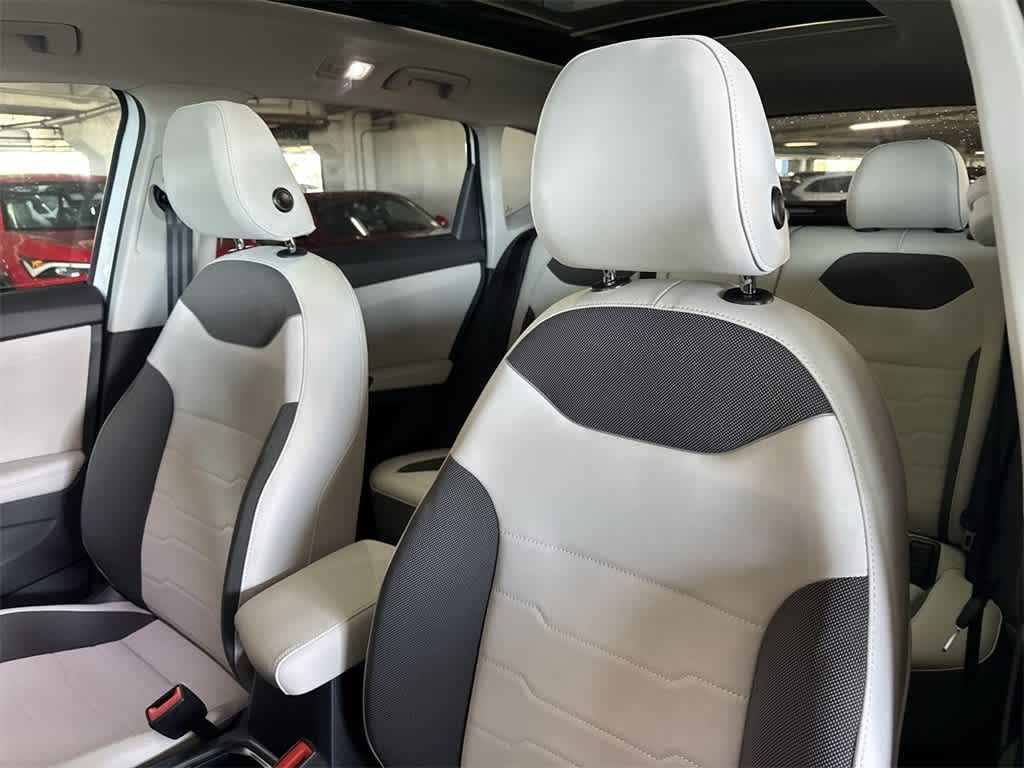 2025 Volkswagen Taos SE