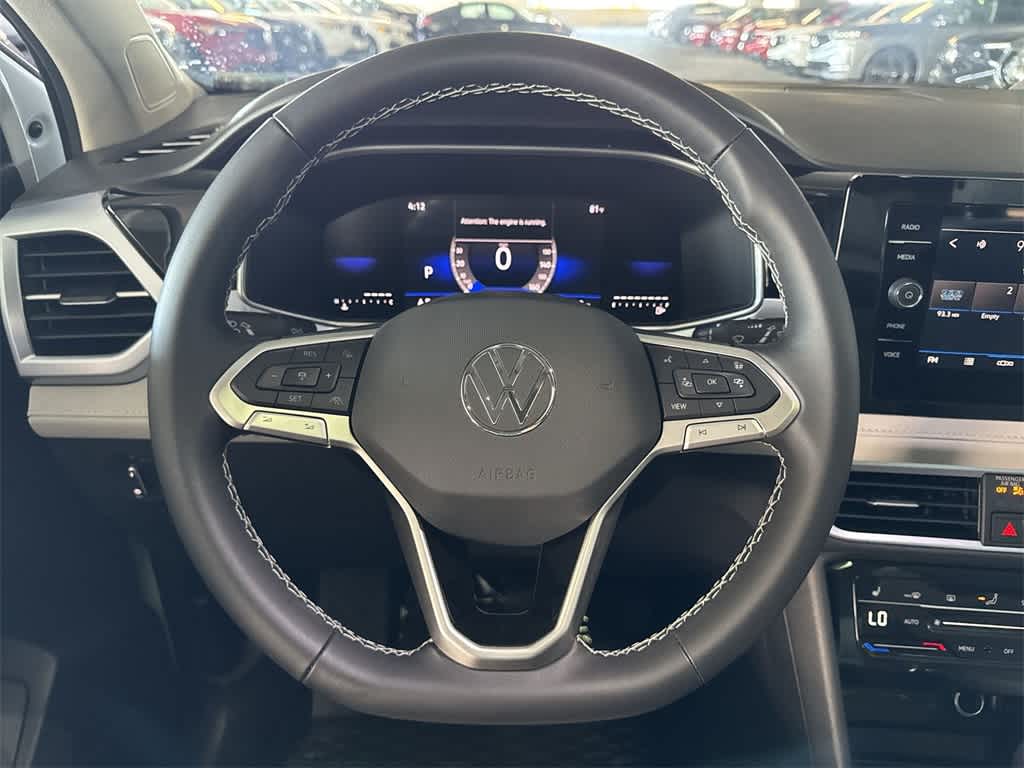 2025 Volkswagen Taos SE