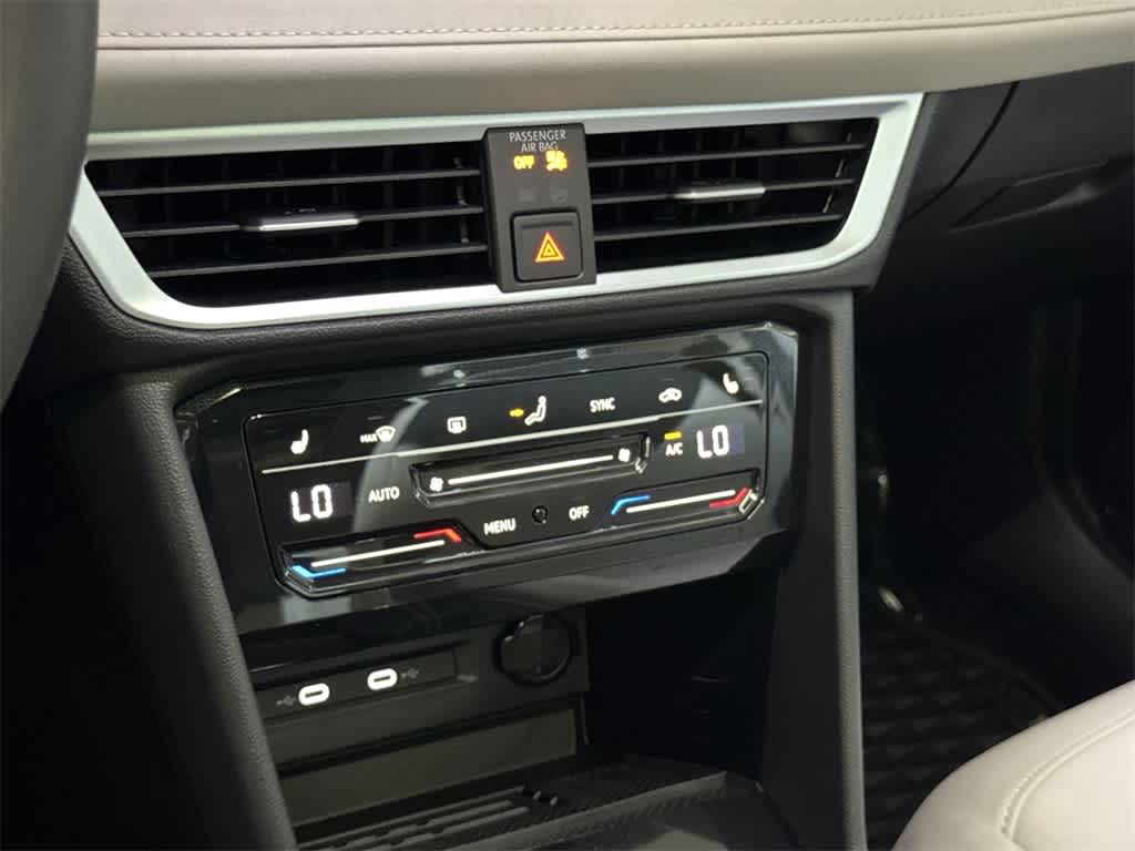 2025 Volkswagen Taos SE