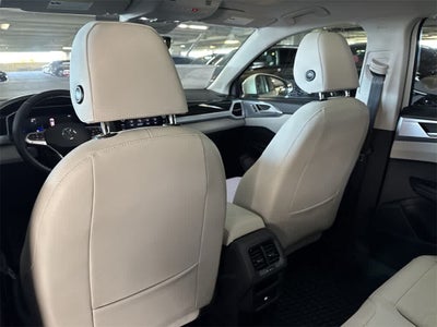 2025 Volkswagen Taos SE