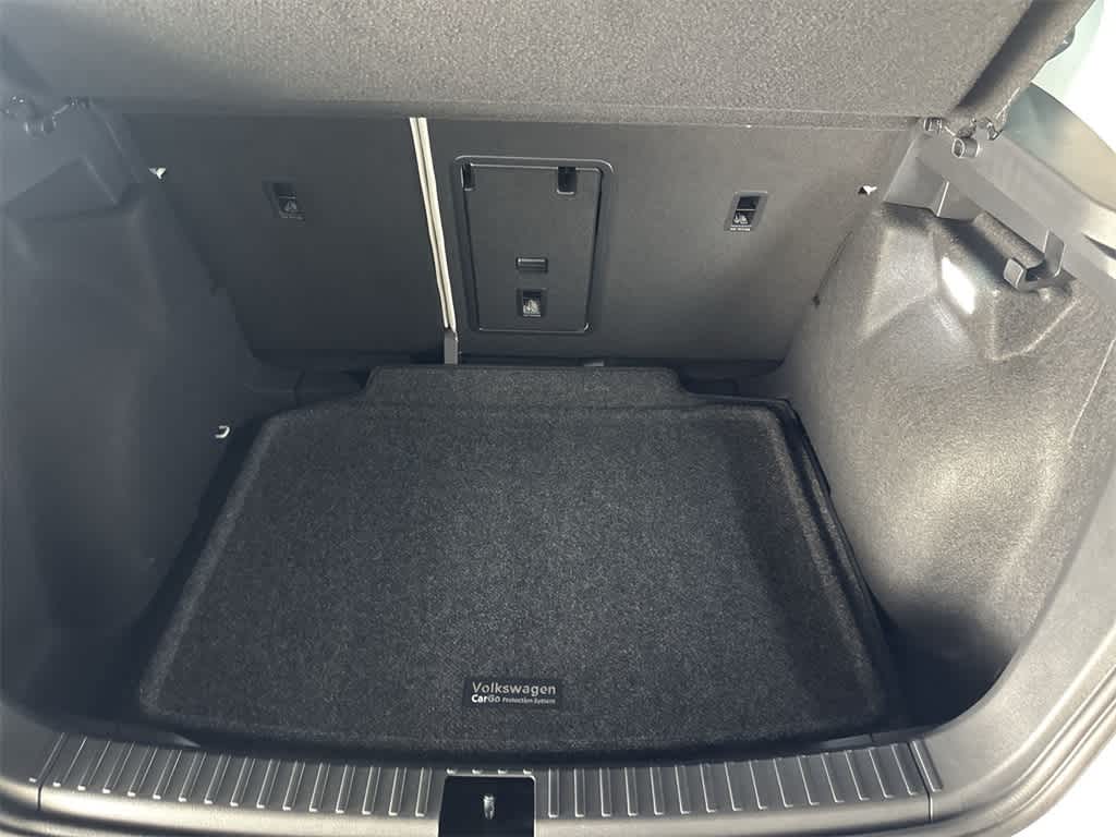 2025 Volkswagen Taos SE