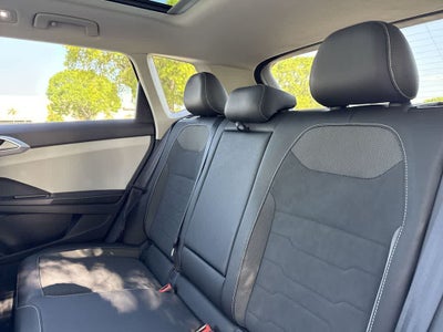 2026 Volkswagen Taos SE