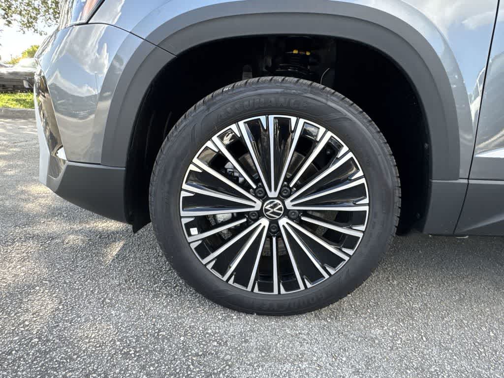2026 Volkswagen Taos SE