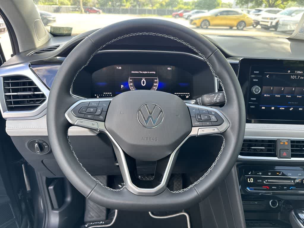 2026 Volkswagen Taos SE