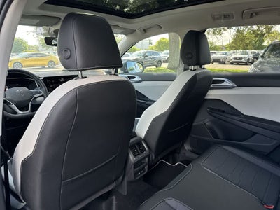 2026 Volkswagen Taos SE