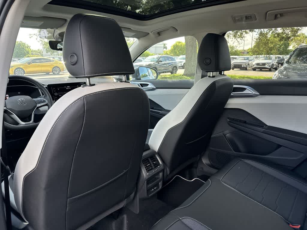 2026 Volkswagen Taos SE
