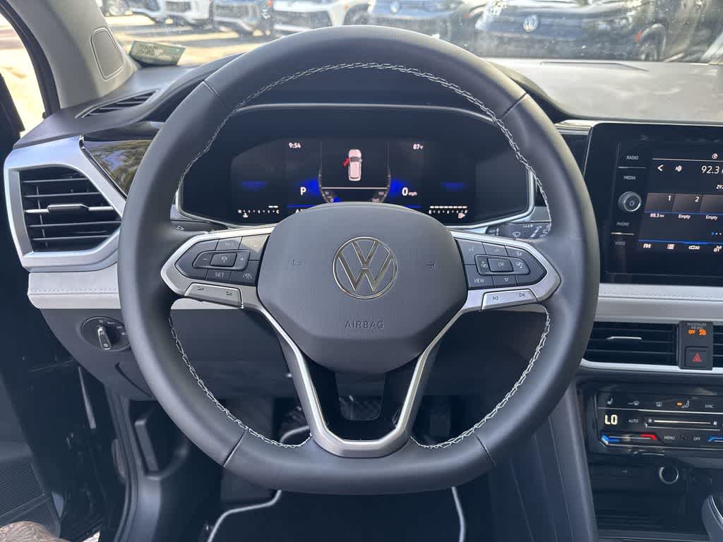 2026 Volkswagen Taos SE