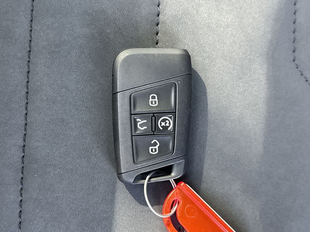 2026 Volkswagen Taos SE