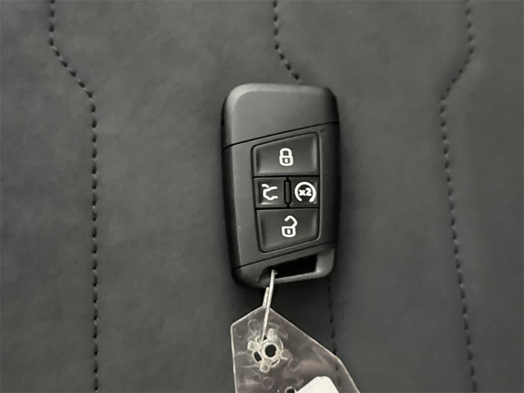 2026 Volkswagen Taos SE