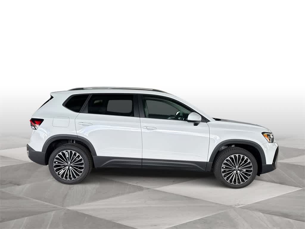 2026 Volkswagen Taos SE