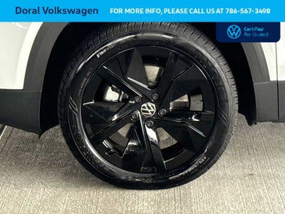 2025 Volkswagen Taos SE