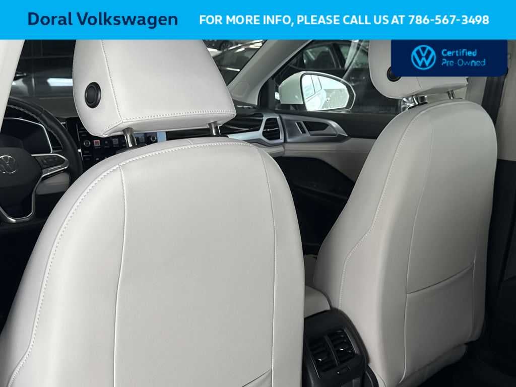 2025 Volkswagen Taos SE