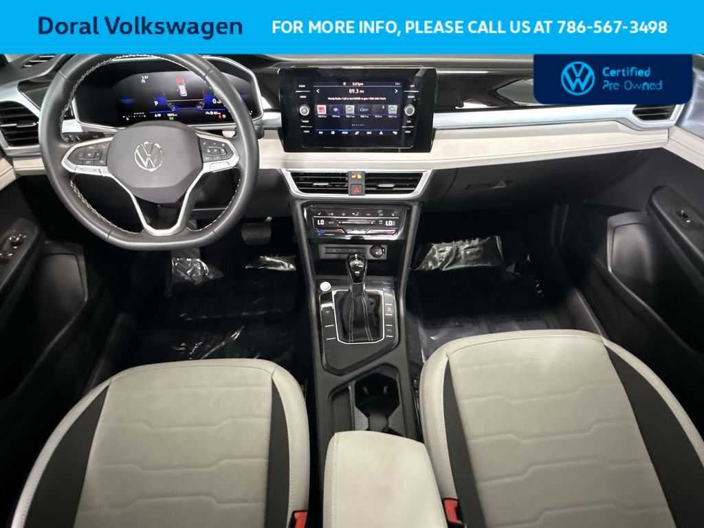 2025 Volkswagen Taos SE