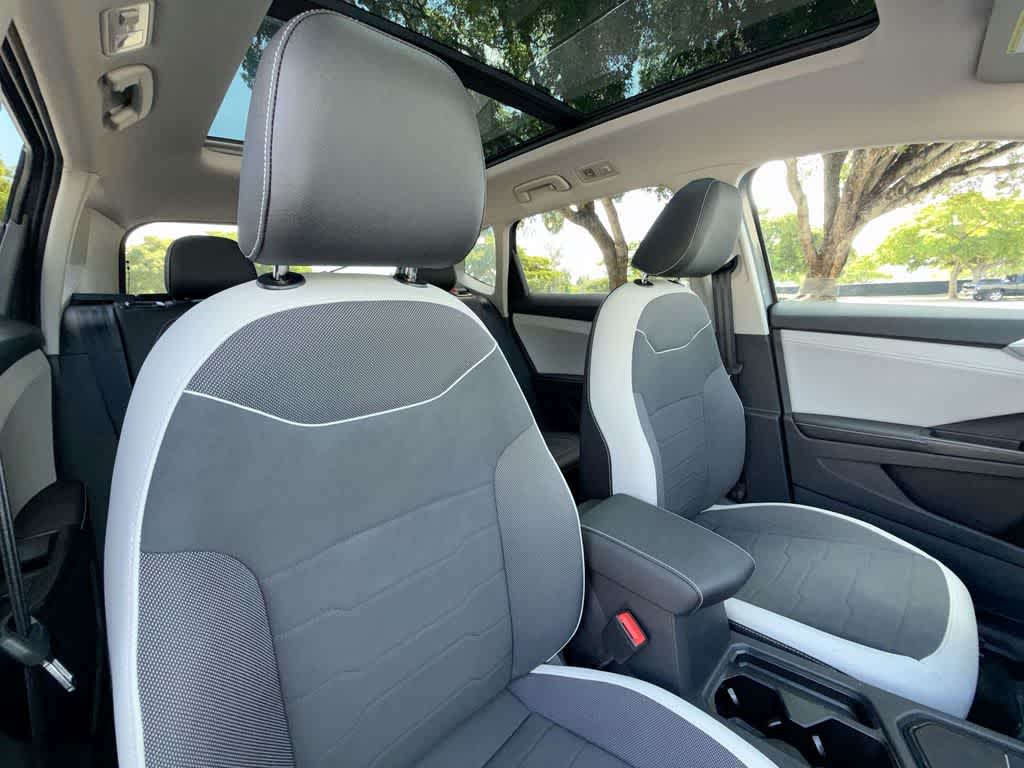 2026 Volkswagen Taos SE