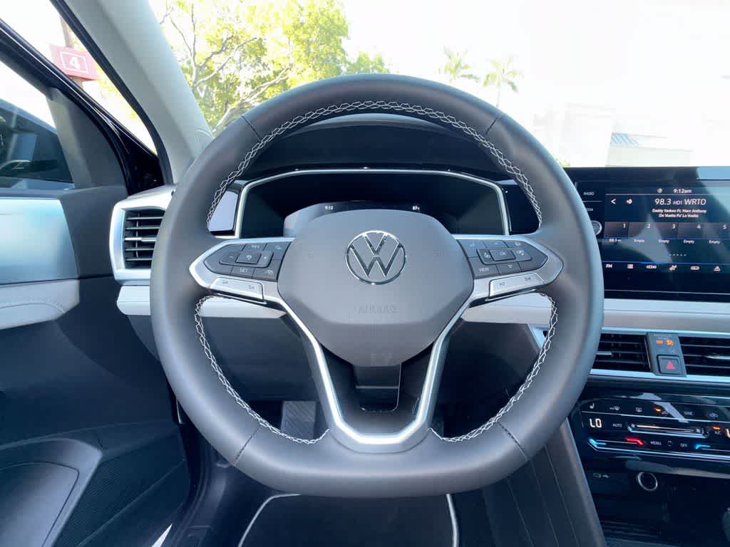 2026 Volkswagen Taos SE