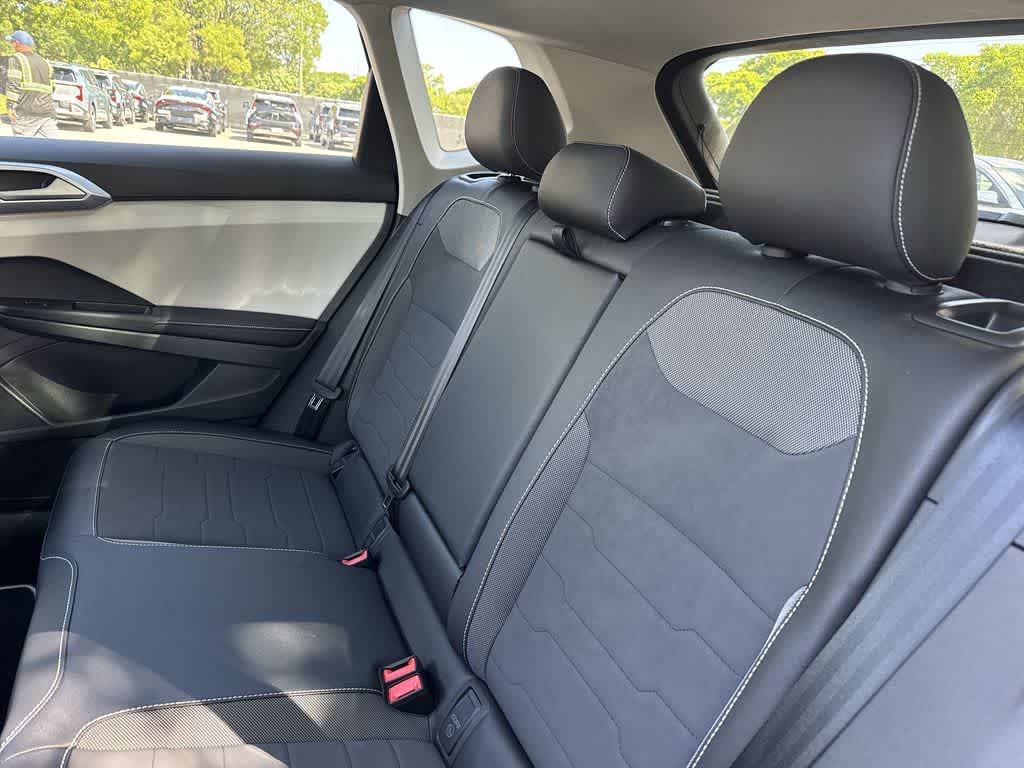 2026 Volkswagen Taos SE