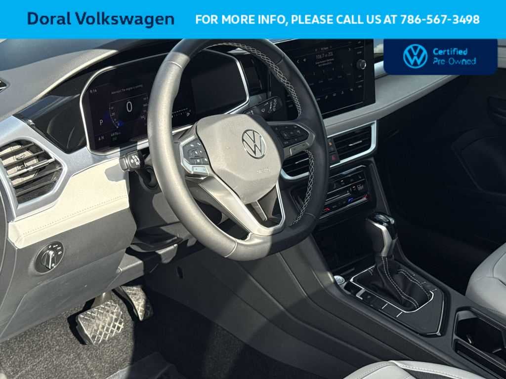 2025 Volkswagen Taos SE