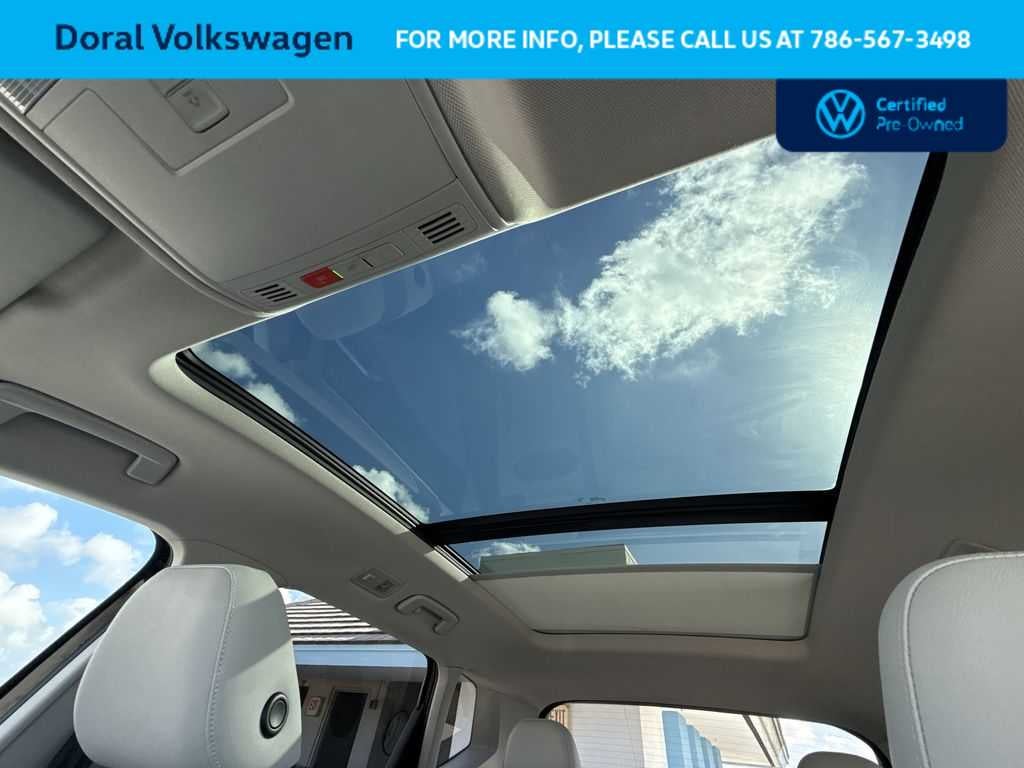 2025 Volkswagen Taos SE