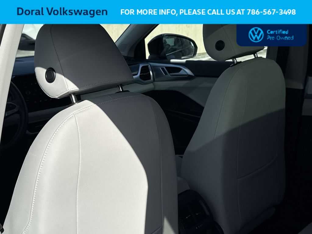 2025 Volkswagen Taos SE