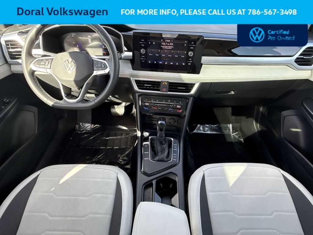 2025 Volkswagen Taos SE