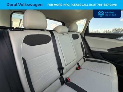 2025 Volkswagen Taos SE