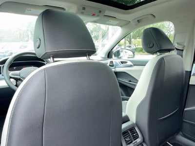 2026 Volkswagen Taos SE