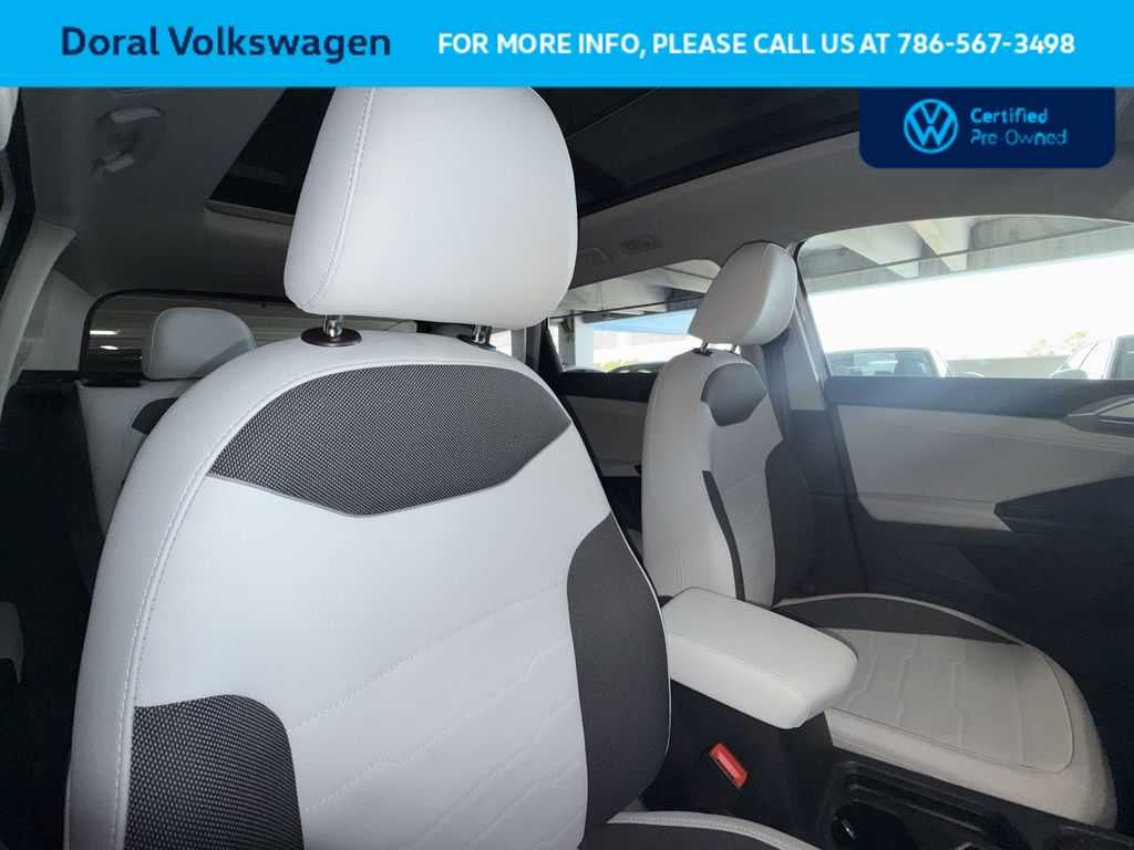 2025 Volkswagen Taos SE