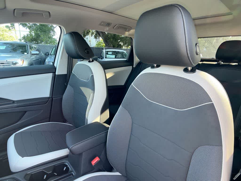 2026 Volkswagen Taos SE