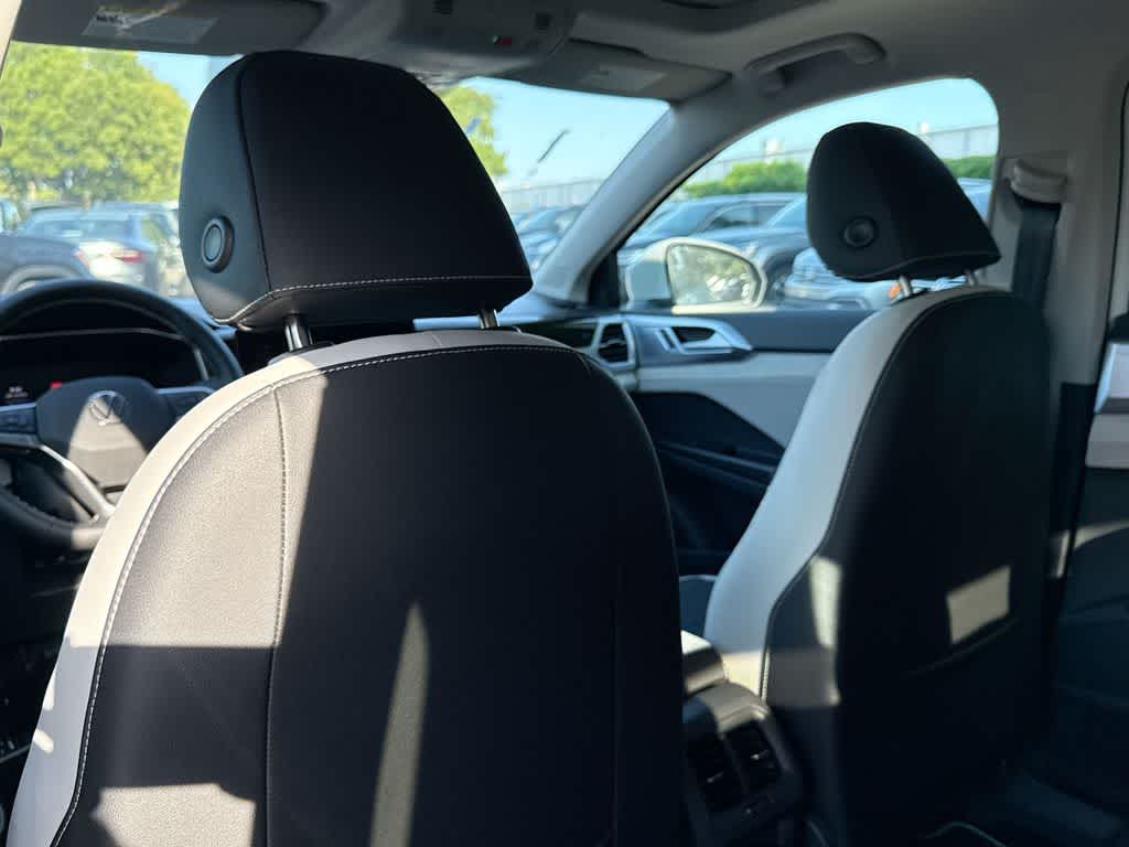 2026 Volkswagen Taos SE