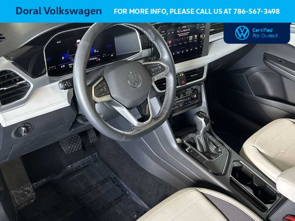 2025 Volkswagen Taos SE