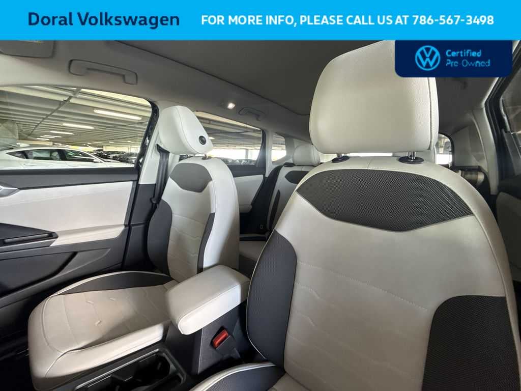 2025 Volkswagen Taos SE