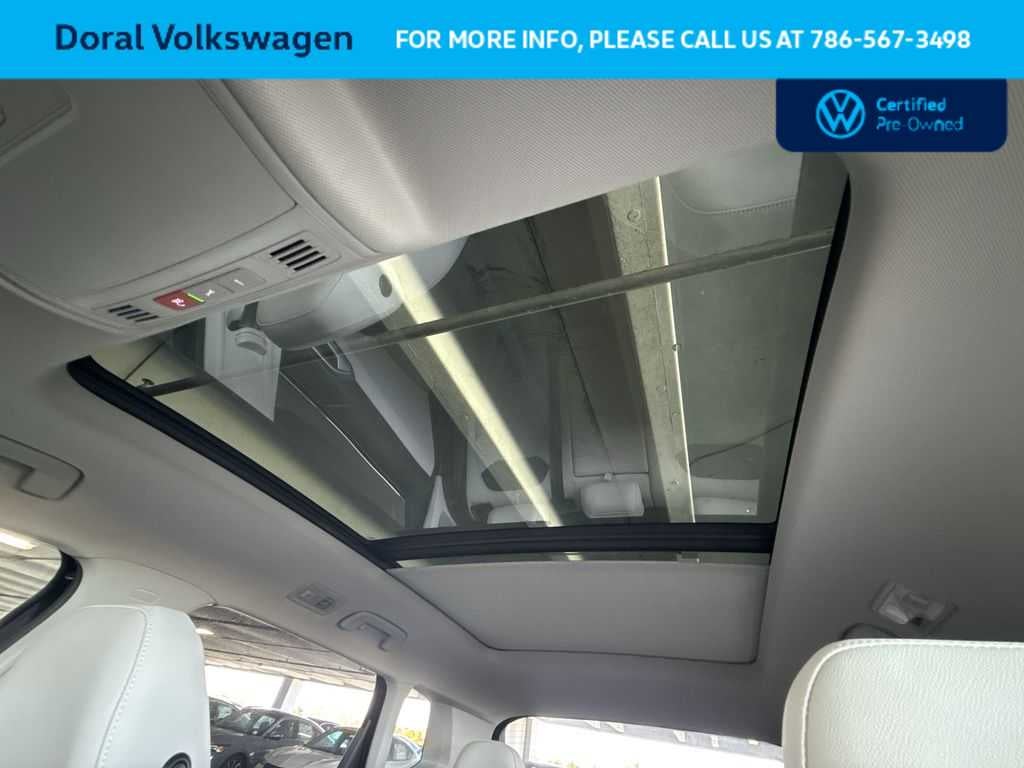 2025 Volkswagen Taos SE