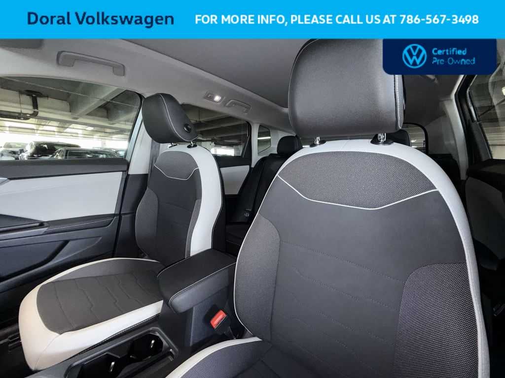 2025 Volkswagen Taos SE
